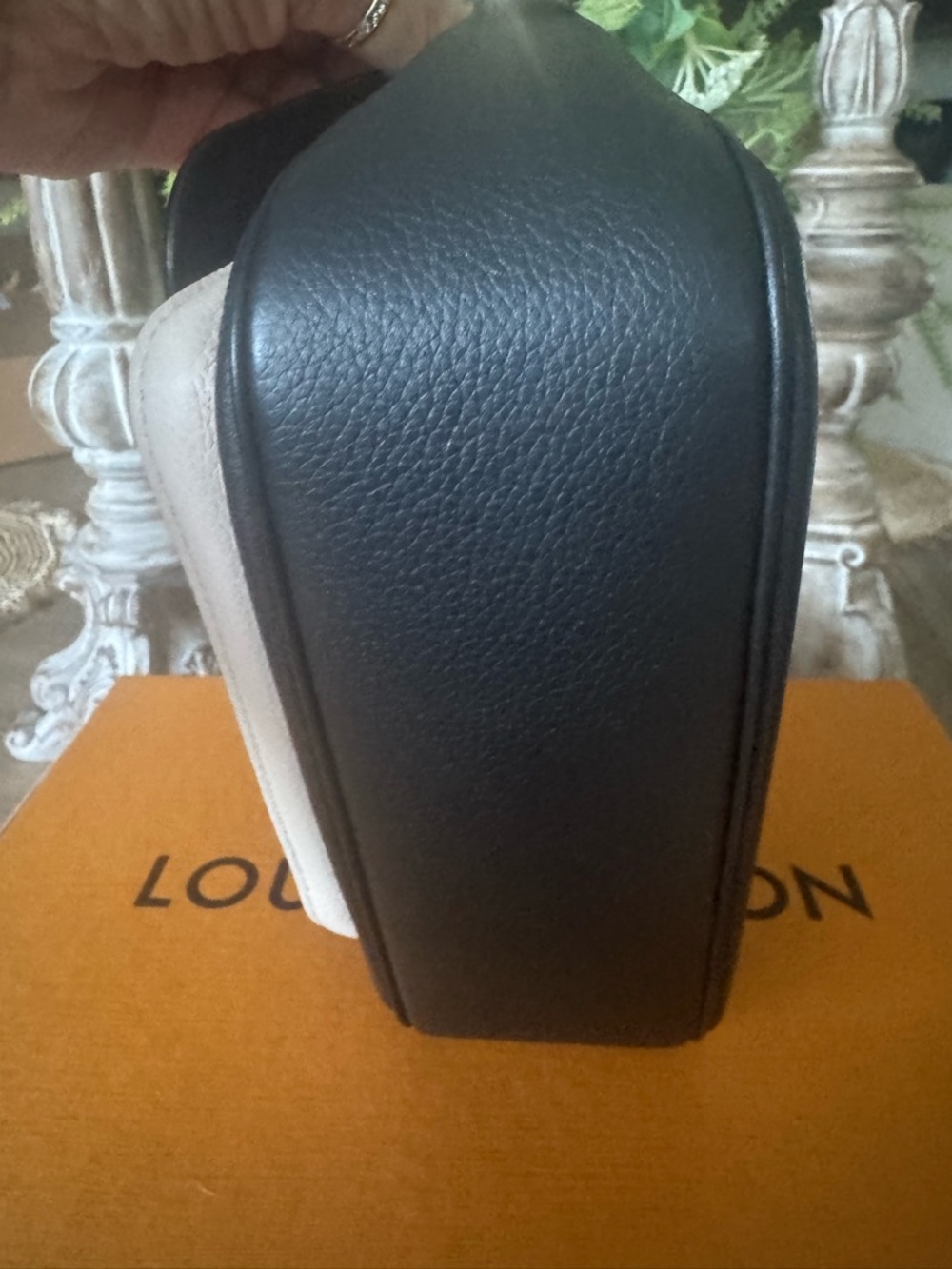 Louis Vuitton Lockme Tender Noir Lambskin Shoulder Crossbody Bag Authentic - Picture 7 of 15